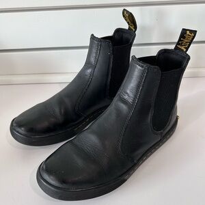 Dr. Martens MAKELA Chelsea Boot Women's US 6 Black Leather Casual Pull-On Boots